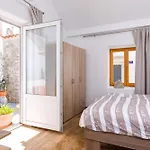 Yvonne Apartment Krk Town