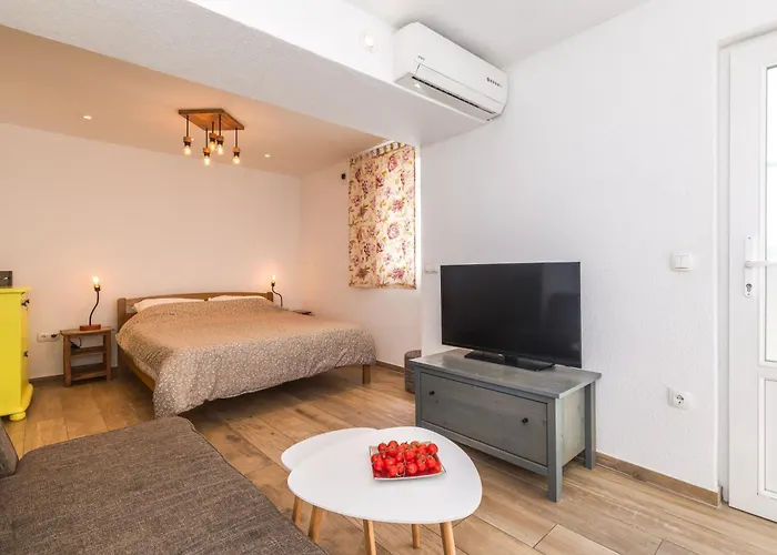 Yvonne Apartamento *