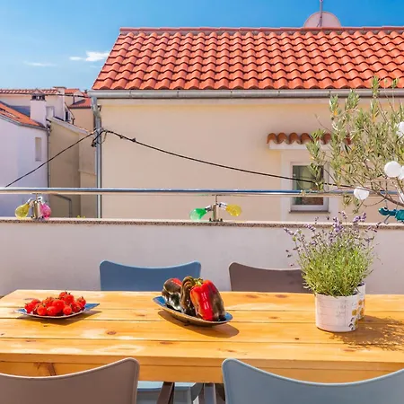 Apartman Yvonne Krk Town
