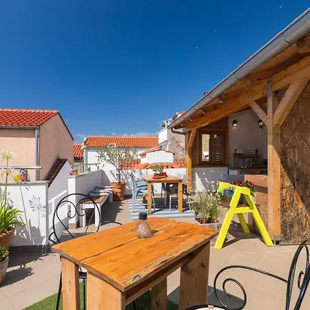 Yvonne Διαμέρισμα Krk Town